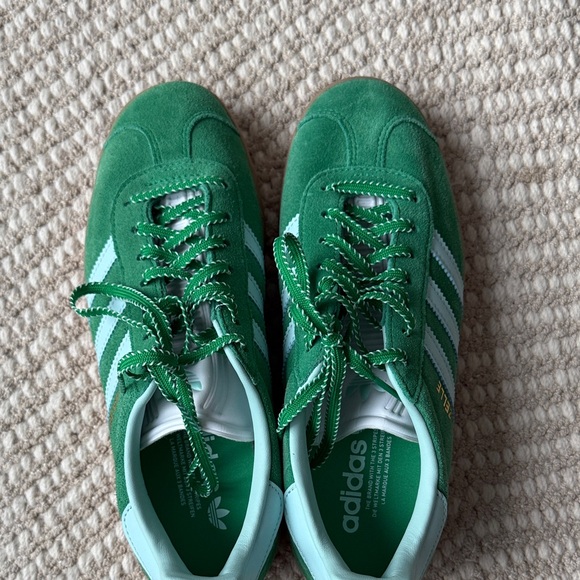 NEW adidas Green Gazelles - Picture 2 of 5